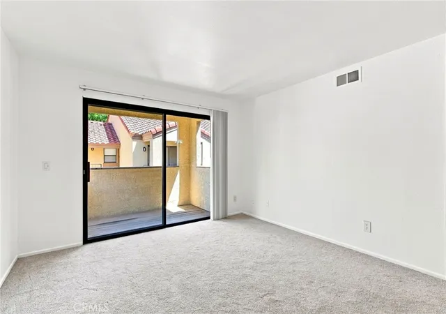 Listing Photo 5 - Condo for sale in building located at 1134 W Blaine, Riverside, CA 92507 - Unit #202