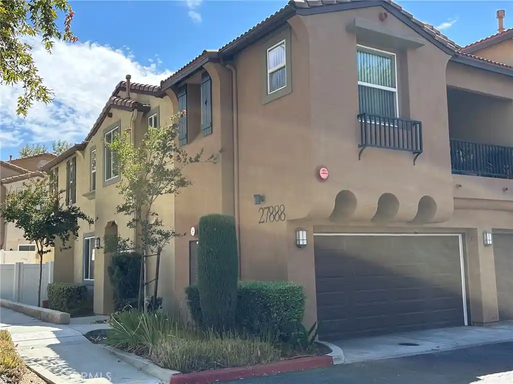 Listing Photo 2 - Condo for sale in 27888 John F Kennedy Dr located at 27888 John F Kennedy Dr, Moreno Valley, CA 92555 - Unit 27888 John F Kennedy Dr