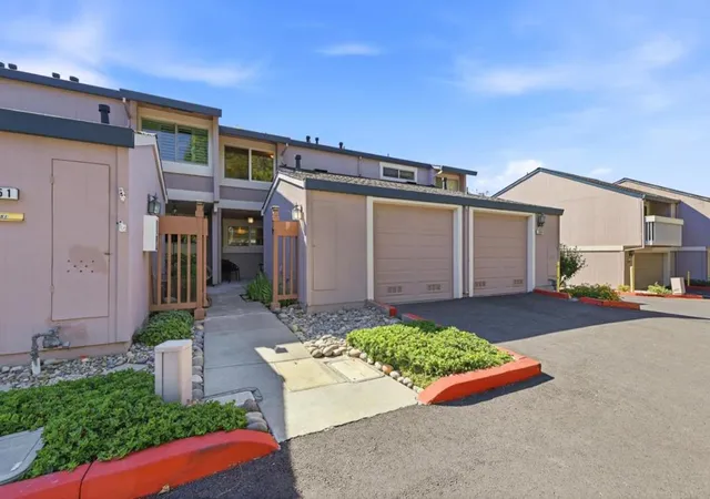 Photo 2 of Townhouse for sale at 1349 Merrivale West Sq, San Jose, CA 95117 | MLS# ML82058399 | Listing updated on 2026-10-12