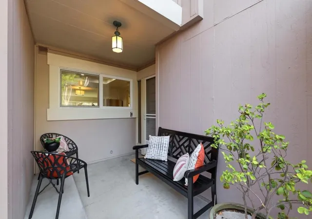 Photo 4 of Townhouse for sale at 1349 Merrivale West Sq, San Jose, CA 95117 | MLS# ML82058399 | Listing updated on 2026-10-12
