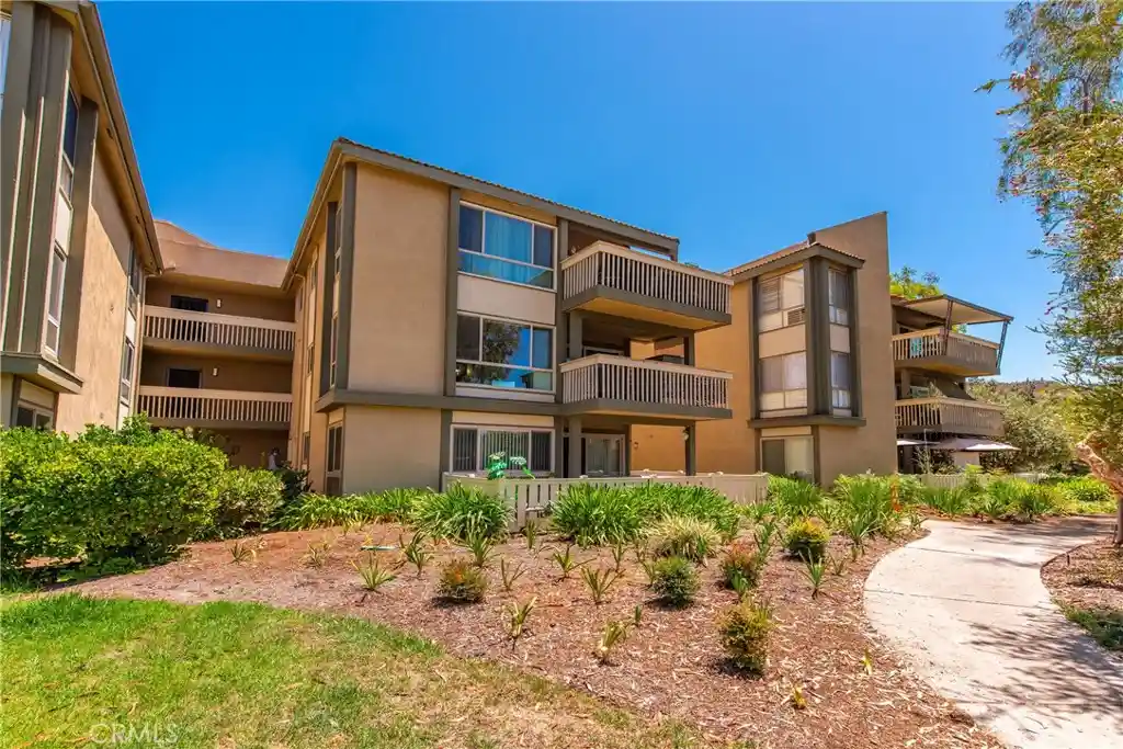 Condo for sale at 254 Sequoia Ct #26, Thousand Oaks, CA 91360 | MLS# SR26170453