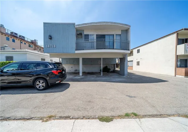 Photo 2 of Sale Pending at 14716 Magnolia Blvd, Sherman Oaks, CA 91403 | MLS# SR26185687 | Listing updated on 2026-09-10