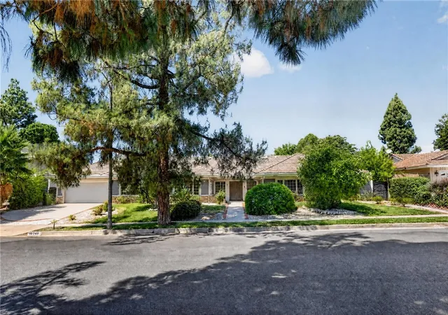 Photo 1 of Sale Pending at 10749 Melvin, Northridge, CA 91326 | MLS# SR26183203 | Listing updated on 2026-10-06