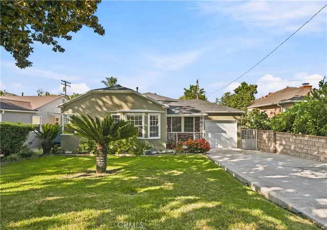Photo 3 of Single family home for sale at 1416 Fairfield St, Glendale, CA 91201 | MLS# GD26184381 | Listing updated on 2026-10-11