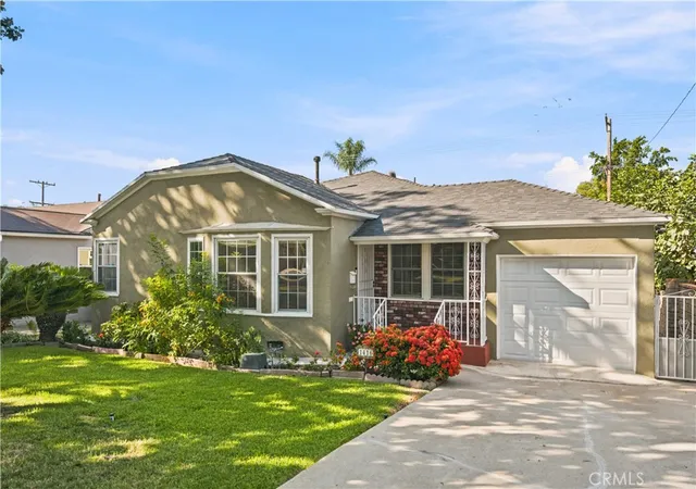 Photo 4 of Single family home for sale at 1416 Fairfield St, Glendale, CA 91201 | MLS# GD26184381 | Listing updated on 2026-10-11