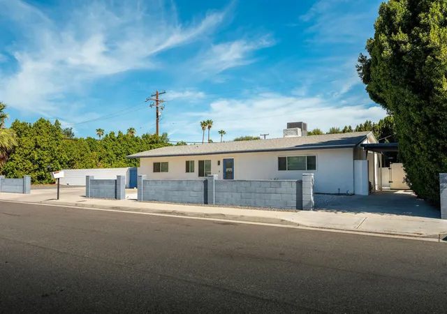 Photo 3 of Single family home for sale at 3772 E Camino Parocela, Palm Springs, CA 92264 | MLS# 219151821DA | Listing updated on 2026-10-02