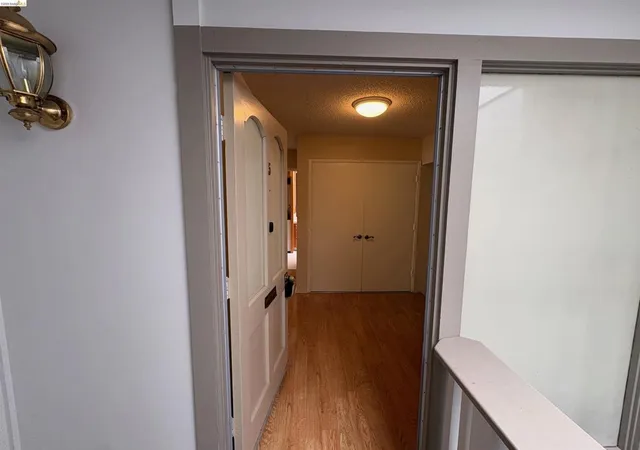 Photo 3 of Condo for sale at 1500 Rockledge Ln #5, Walnut Creek, CA 94595 | MLS# 41146071 | Listing updated on 2026-10-05