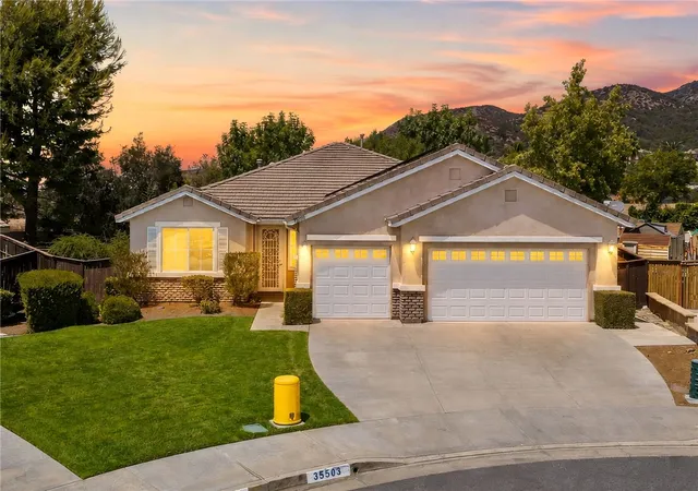 Photo 2 of Sale Pending at 35503 Parkwood Ct, Wildomar, CA 92595 | MLS# SW26185057 | Listing updated on 2026-10-09