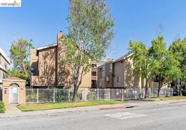 Condo for sale at 2121 Vale Rd #17, San Pablo, CA 94806 | MLS# 41146078