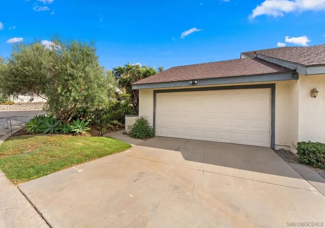 Multi family home for sale at 154 Cerco Rosado, San Marcos, CA 92069 | MLS# 260020797SD