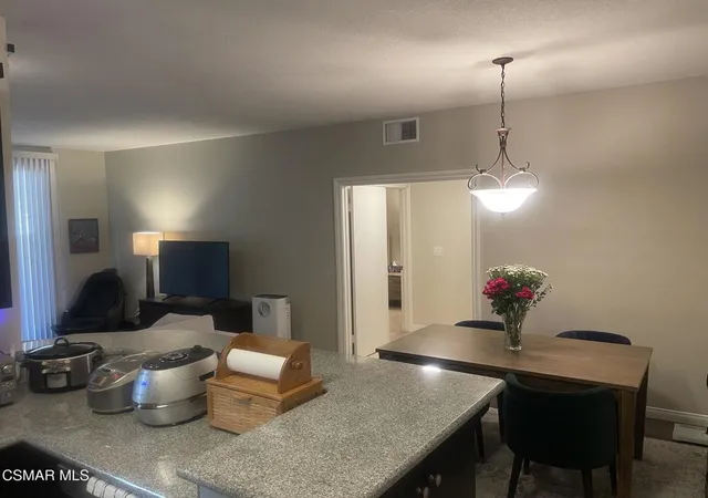 Listing Photo 5 - Condo for sale in building located at 2394 Pleasant Wy, Thousand Oaks, CA 91362 - Unit #C