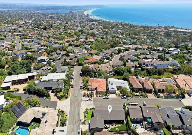 Photo 3 of Single family home for sale at 1044 Avenida Amantea, La Jolla, CA 92037 | MLS# 260020804SD | Listing updated on 2026-09-22