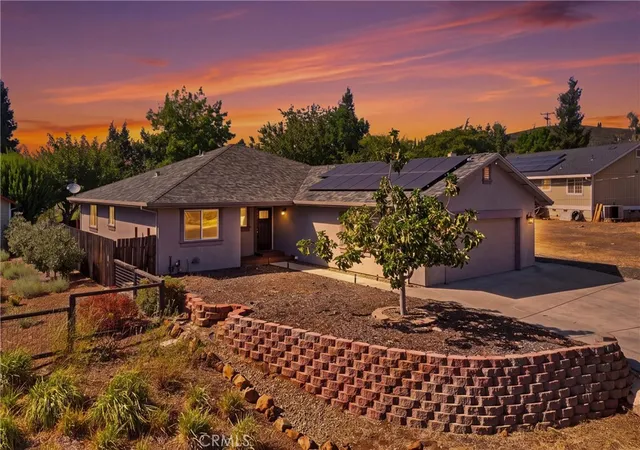 Photo 1 of Single family home for sale at 19527 Stonegate, Hidden Valley Lake, CA 95467 | MLS# LC26186105 | Listing updated on 2026-10-08
