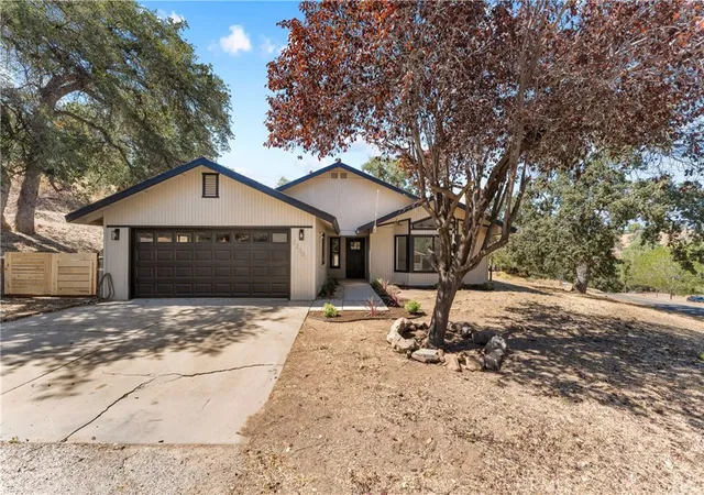 Photo 2 of Single family home for sale at 22381 William Tell Trail, Tehachapi, CA 93561 | MLS# SR26186220 | Listing updated on 2026-09-13