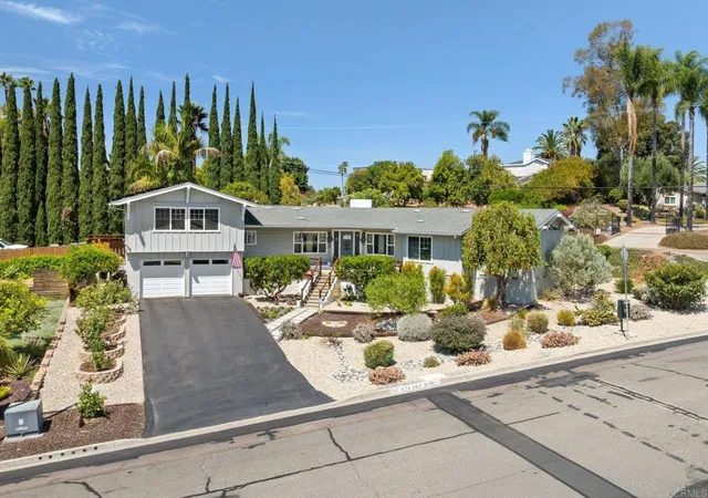 Photo 3 of Single family home for sale at 2140 Alta Vista Dr, Vista, CA 92084 | MLS# NDP2607992 | Listing updated on 2026-10-10
