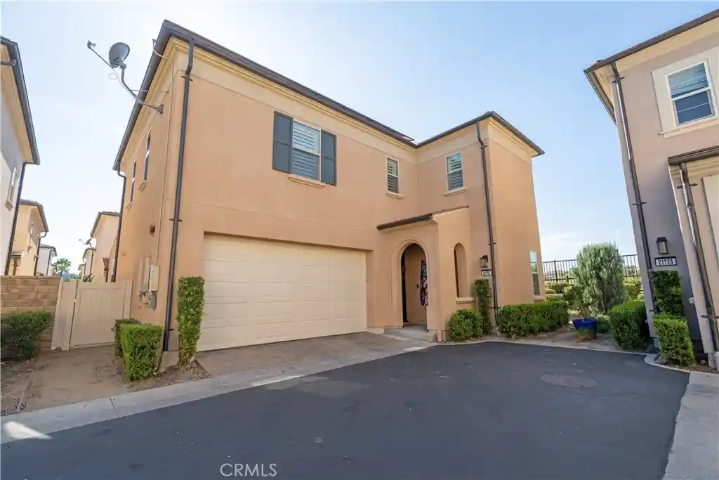 Condo for sale at 21737 Propello, Saugus, CA 91350 | MLS# SR26185061