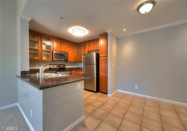 Listing Photo 5 - Condo for sale in building located at 1015 La Terraza, Corona, CA 92879 - Unit #304