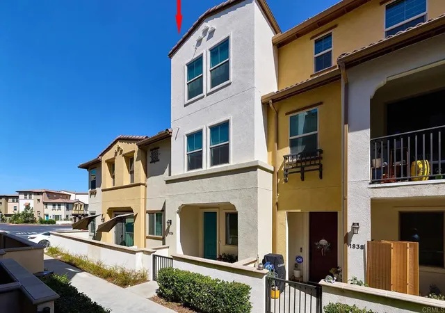 Condo for sale at 1836 Red Willow Wy, Oceanside, CA 92056 | MLS# NDP2607994