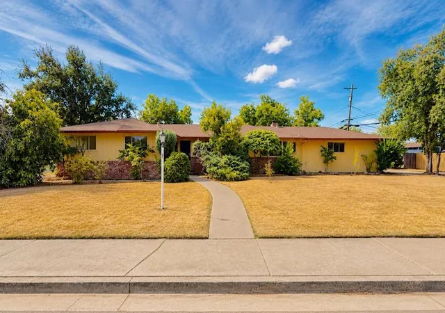 Photo 1 of Single family home for sale at 925 5th St, Lincoln, CA 95648 | MLS# ML82058957 | Listing updated on 2026-10-30