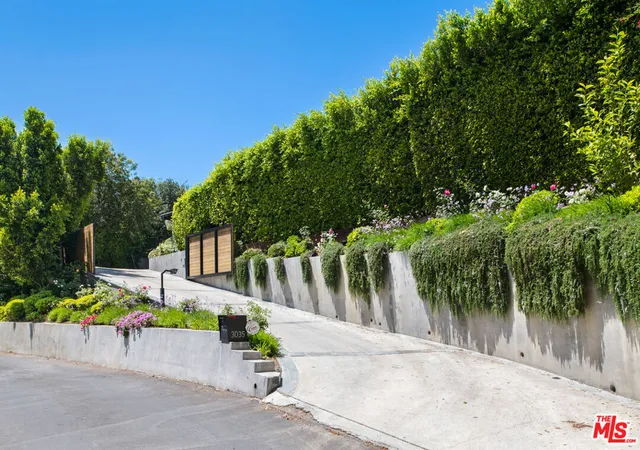 Photo 2 of Single family home for sale at 3035 Lake Glen Dr, Beverly Hills, CA 90210 | MLS# 26876963 | Listing updated on 2026-09-13