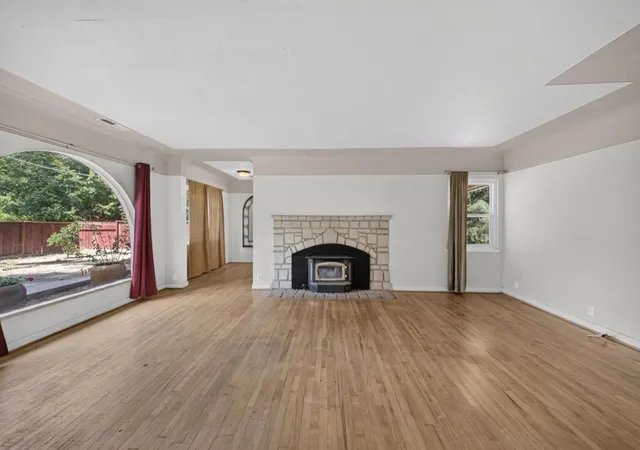 Photo 3 of Single family home for sale at 23889 Summit Rd, Los Gatos, CA 95033 | MLS# ML82057216 | Listing updated on 2026-09-24