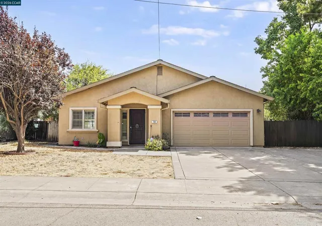 Photo 3 of Single family home for sale at 700 Pinedale Ave, Sacramento, CA 95838 | MLS# 41146122 | Listing updated on 2026-09-25