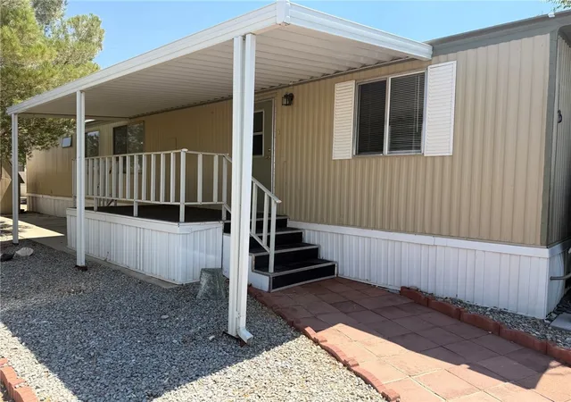 Photo 2 of Manufactured home for sale at 22601 Bear Valley Rd #35, Apple Valley, CA 92308 | MLS# HD26186367 | Listing updated on 2026-10-12