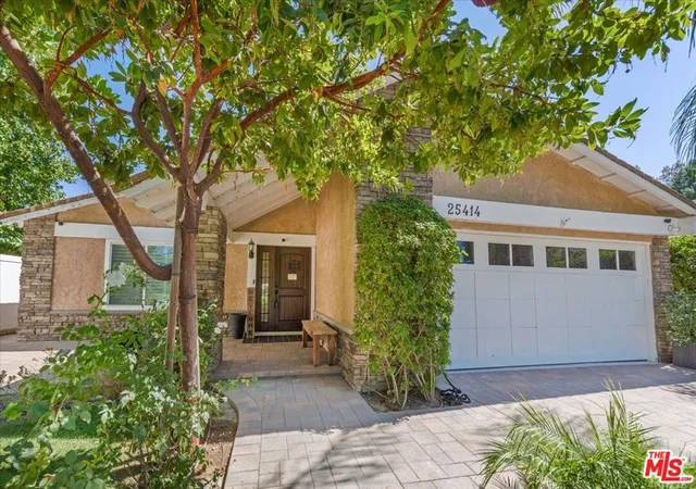 Photo 2 of Single family home for sale at 25414 Via Dabna, Santa Clarita, CA 91355 | MLS# 26876547 | Listing updated on 2026-10-06