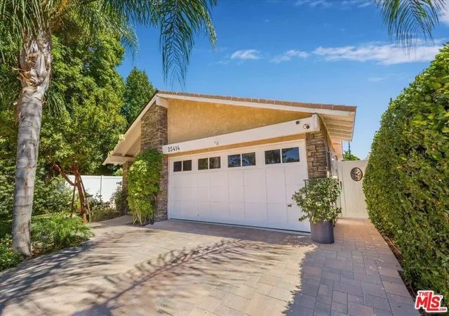 Photo 3 of Single family home for sale at 25414 Via Dabna, Santa Clarita, CA 91355 | MLS# 26876547 | Listing updated on 2026-10-06