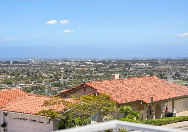 Photo 4 of Single family home for sale at 444 Via El Chico, Redondo Beach, CA 90277 | MLS# WS26186301 | Listing updated on 2026-10-10