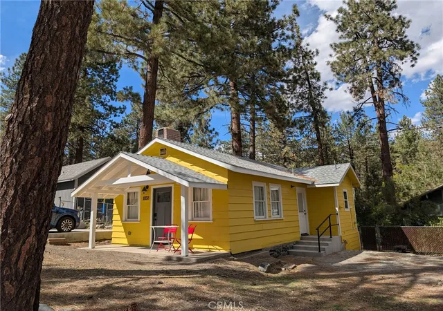 Single family home for sale at 1858 Thrush, Wrightwood, CA 92397 | MLS# HD26186539