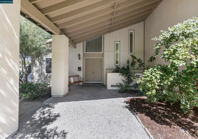 Photo 1 of Sale Pending at 7 Leeds Ct, Danville, CA 94526 | MLS# 41146142 | Listing updated on 2026-09-13
