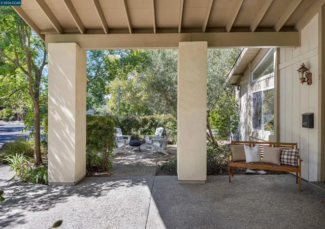 Photo 2 of Sale Pending at 7 Leeds Ct, Danville, CA 94526 | MLS# 41146142 | Listing updated on 2026-09-13