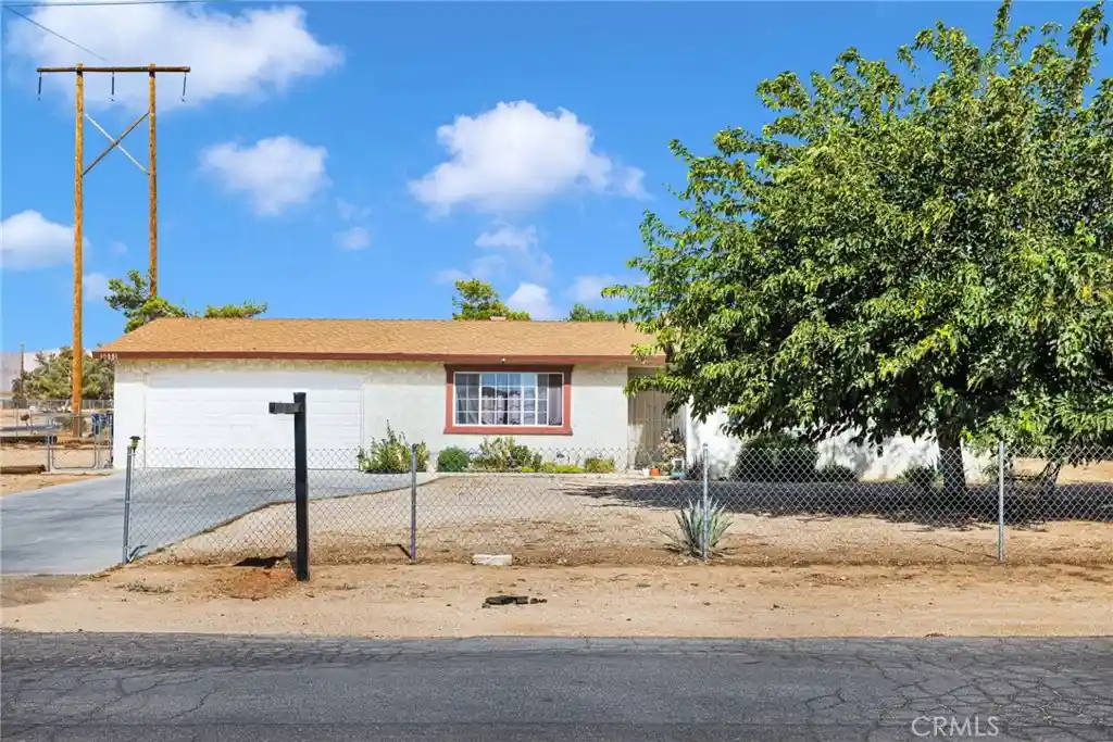 Photo 1 of Sale Pending at 10881 Sauk Rd, Apple Valley, CA 92308 | MLS# HD26186722 | Listing updated on 2026-10-22