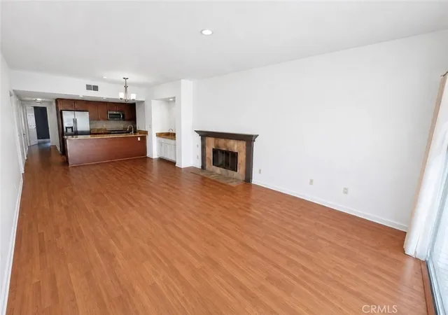 Listing Photo 4 - Condo for sale in building located at 11630 Warner, Fountain Valley, CA 92708 - Unit #510
