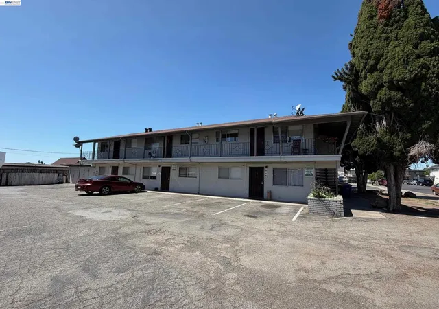 Photo 2 of Multi family home for sale at 318 Dumont Ave, Hayward, CA 94544 | MLS# 41146144 | Listing updated on 2026-09-01