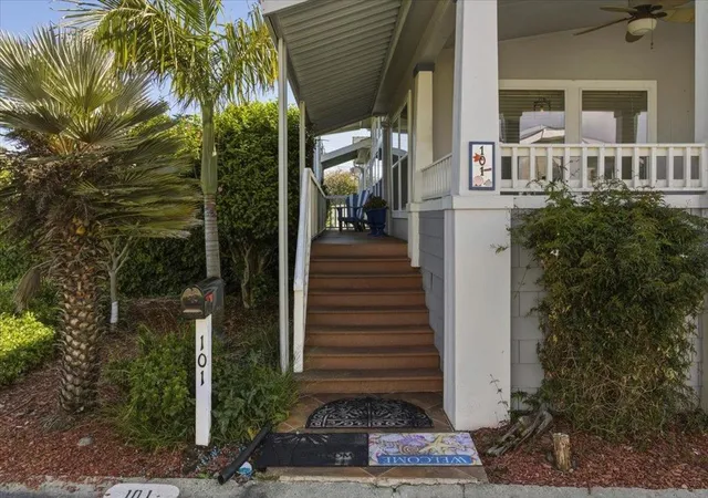 Photo 3 of Manufactured home for sale at Felt #101, Santa Cruz, CA 95062 | MLS# ML82058994 | Listing updated on 2026-10-09