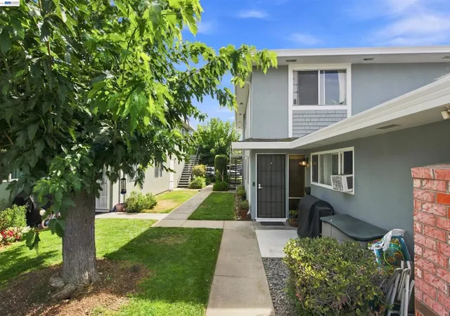 Photo 2 of Condo for sale at 4747 Capay Dr #2, San Jose, CA 95118 | MLS# 41146154 | Listing updated on 2026-09-01