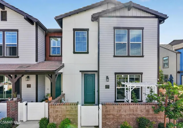 Photo 1 of Sale Pending at 122 Red Brick Dr #6, Simi Valley, CA 93065 | MLS# 226004074 | Listing updated on 2026-10-09