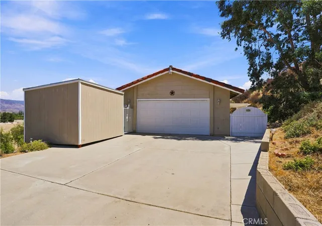 Photo 3 of Single family home for sale at 42395 Stetson Ave, Hemet, CA 92544 | MLS# SW26172023 | Listing updated on 2026-10-12