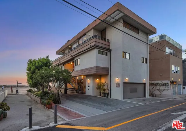 Photo 2 of Single family home for sale at 5317 Ocean Front Walk, Los Angeles, CA 90292 | MLS# 26876839 | Listing updated on 2026-09-13