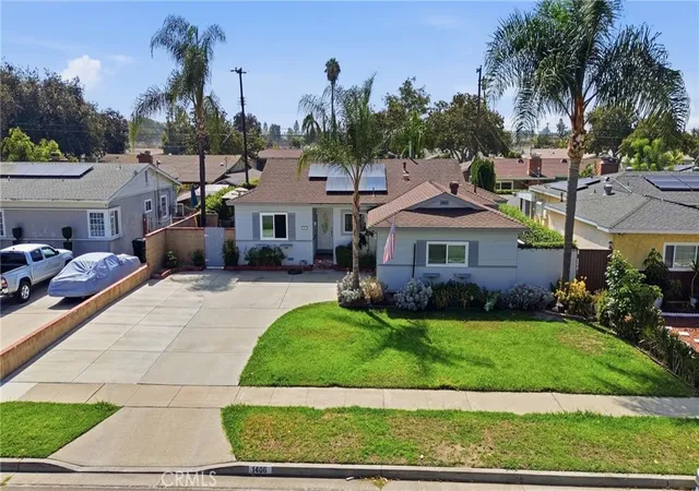Photo 3 of Single family home for sale at 1406 W Baker, Fullerton, CA 92833 | MLS# OC26186100 | Listing updated on 2026-10-10