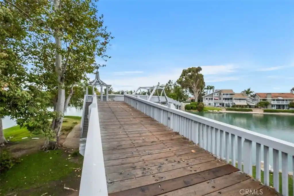 Listing Photo 1 - Condo for sale in 6 Seadrift located at 6 Seadrift, Irvine, CA 92604 - Unit #81