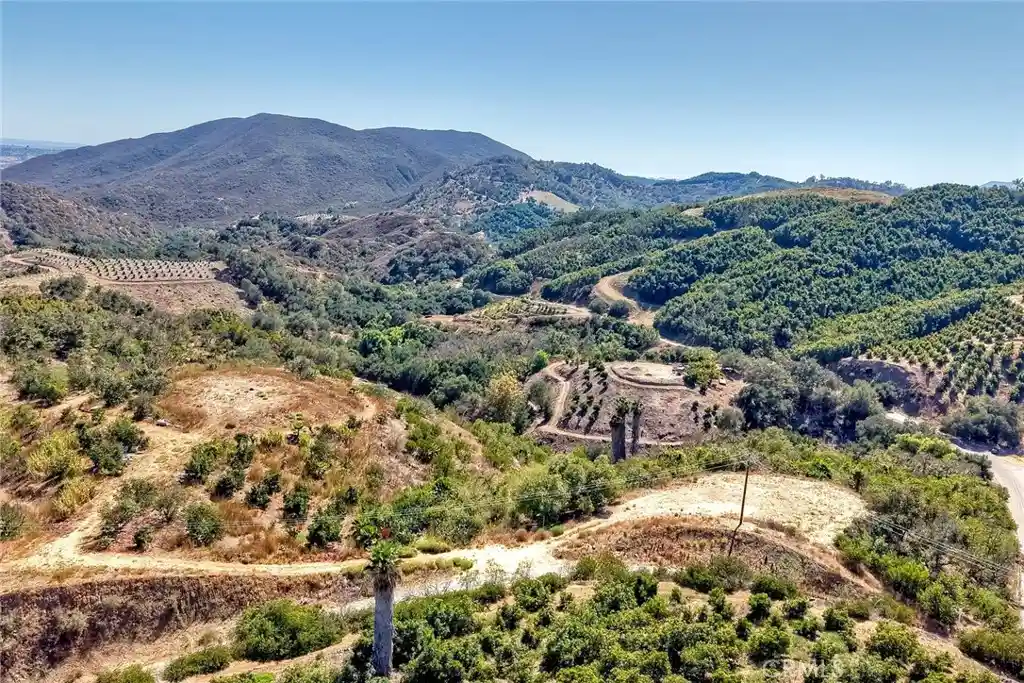 Photo 1 of Land for sale at 1 Via De Los Robles, Temecula, CA 92590 | MLS# SW26186188 | Listing updated on 2026-08-27