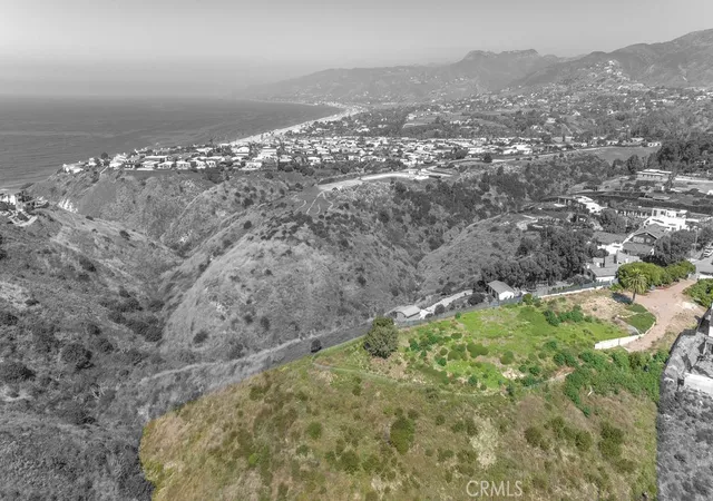 Photo 10 of Single family home for sale at 6771 Wandermere Rd, Malibu, CA 90265 | MLS# SR26180844 | Listing updated on 2026-09-21