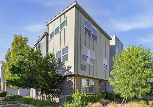 Photo 1 of Townhouse for sale at 1802 Midnight Cir, San Jose, CA 95133 | MLS# ML82059028 | Listing updated on 2026-10-12