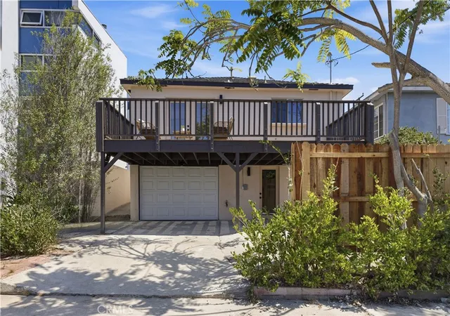 Photo 2 of Single family home for sale at 2011 Springfield Ave, Hermosa Beach, CA 90254 | MLS# SB26182159 | Listing updated on 2026-10-11