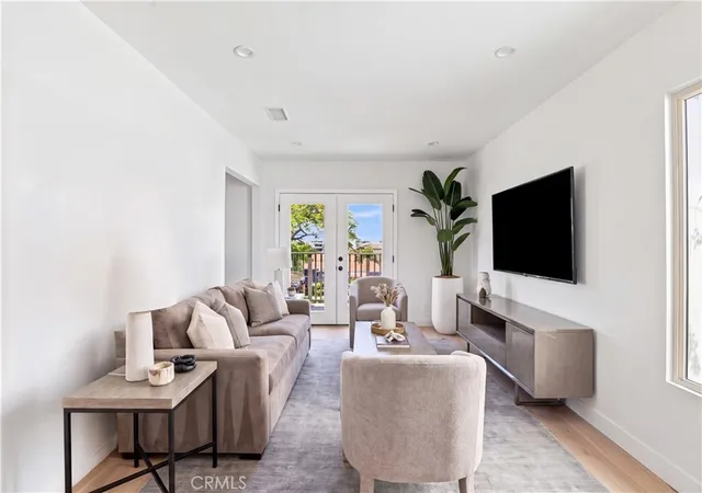 Photo 3 of Single family home for sale at 2011 Springfield Ave, Hermosa Beach, CA 90254 | MLS# SB26182159 | Listing updated on 2026-10-11