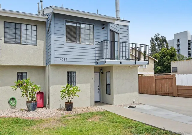Listing Photo 1 - Condo for sale in building located at 4527 Contour Blvd, San Diego, CA 92115 - Unit #1