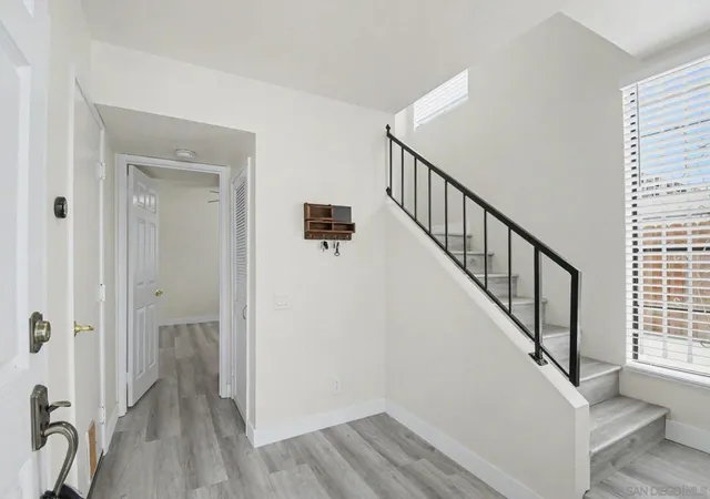Listing Photo 5 - Condo for sale in building located at 4527 Contour Blvd, San Diego, CA 92115 - Unit #1
